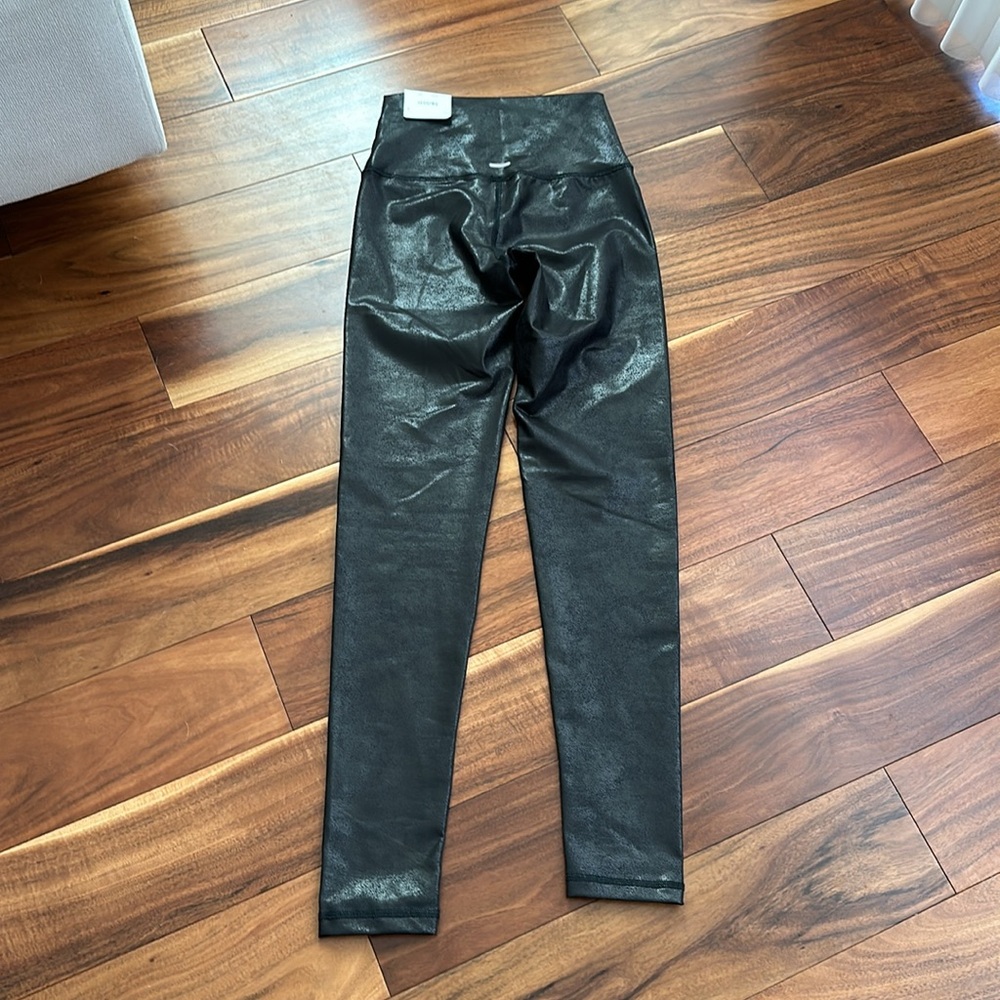 AERIE BLACK HIGH WAISTED FAUX LEATHER LEGGINGS CHILL PLAY MOVE NWT SIZE SMALL - Picture 5 of 10